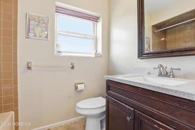 40 La Valencia Road, Old Bridge, NJ 08857