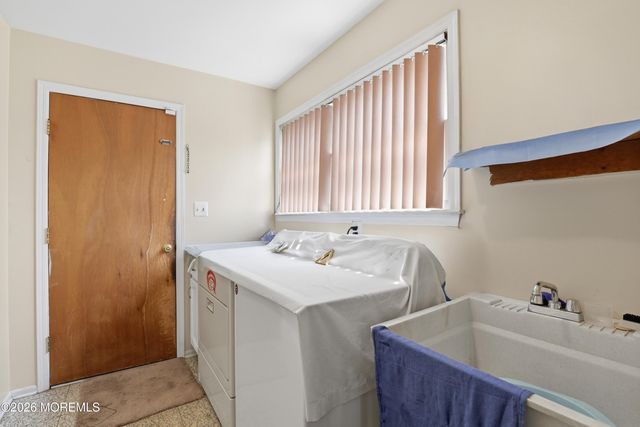 40 La Valencia Road, Old Bridge, NJ 08857