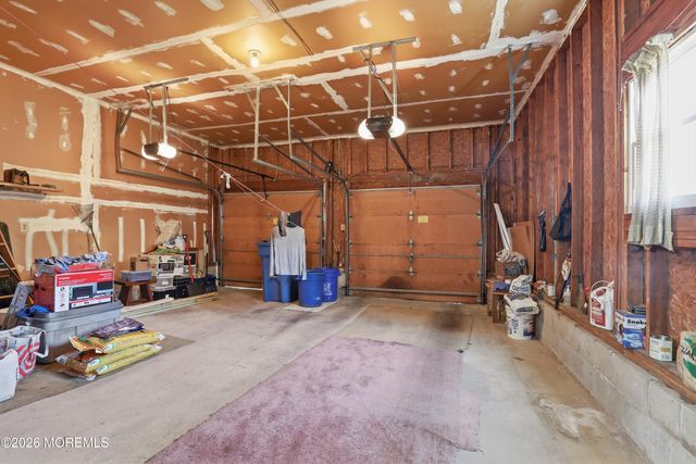 40 La Valencia Road, Old Bridge, NJ 08857