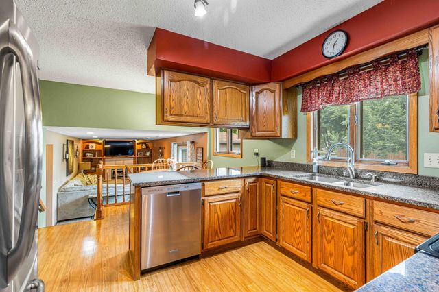 681 Cottonwood Court, West Fargo, ND 58078