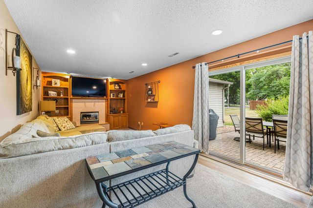 681 Cottonwood Court, West Fargo, ND 58078