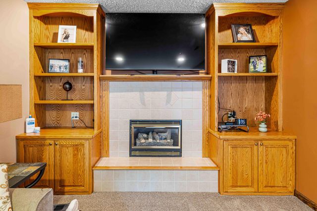681 Cottonwood Court, West Fargo, ND 58078