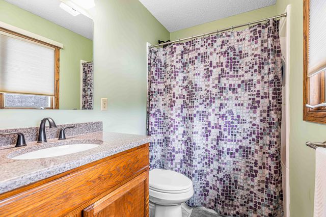 681 Cottonwood Court, West Fargo, ND 58078