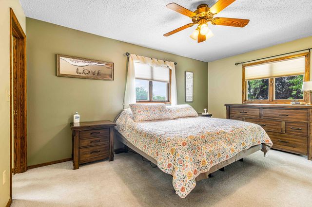 681 Cottonwood Court, West Fargo, ND 58078
