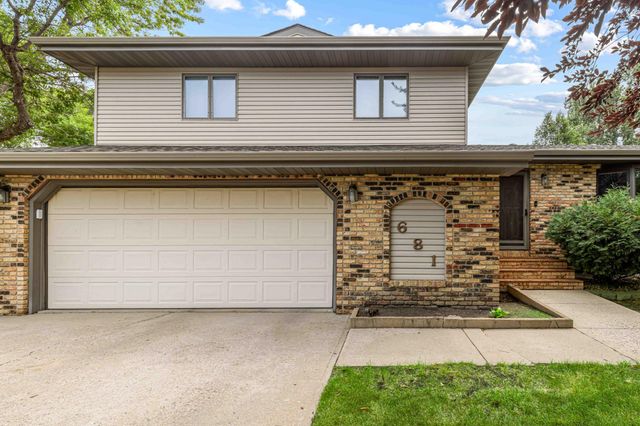 681 Cottonwood Court, West Fargo, ND 58078