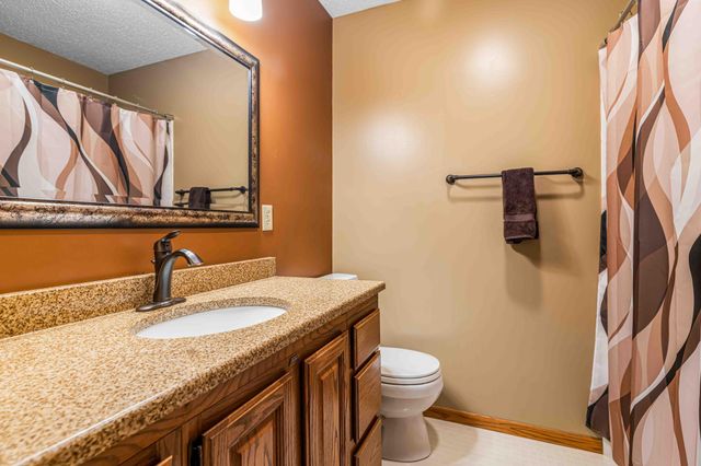 681 Cottonwood Court, West Fargo, ND 58078