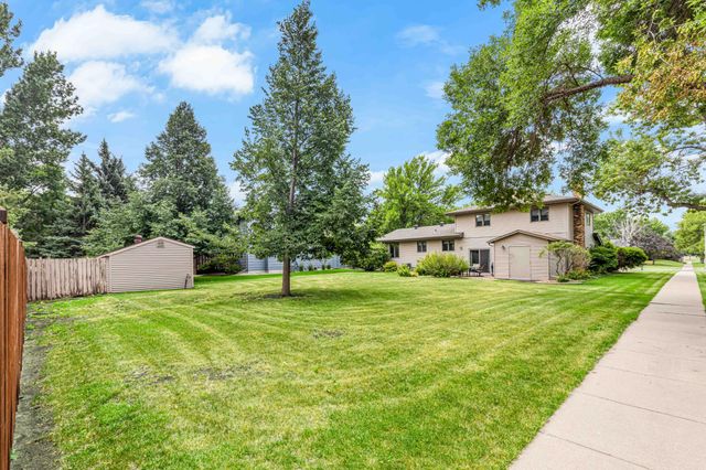 681 Cottonwood Court, West Fargo, ND 58078