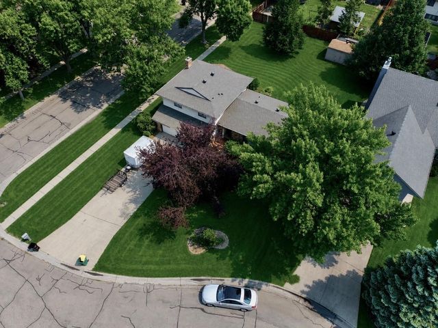 681 Cottonwood Court, West Fargo, ND 58078