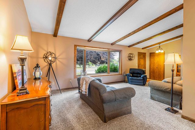 681 Cottonwood Court, West Fargo, ND 58078