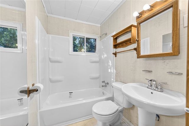 1660 The Cir, Canton Twp, PA 15301