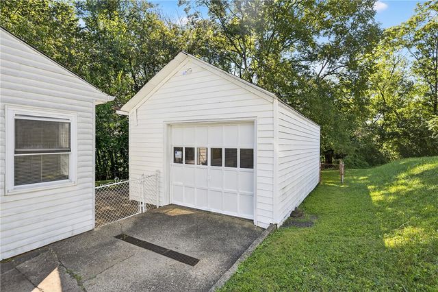 1660 The Cir, Canton Twp, PA 15301