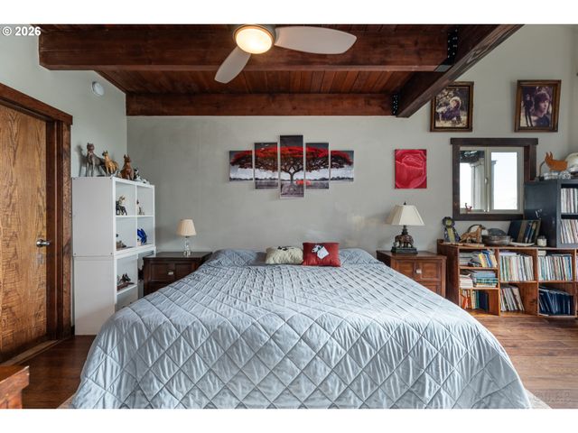 33506 RODNEY St, Warren, OR 97053