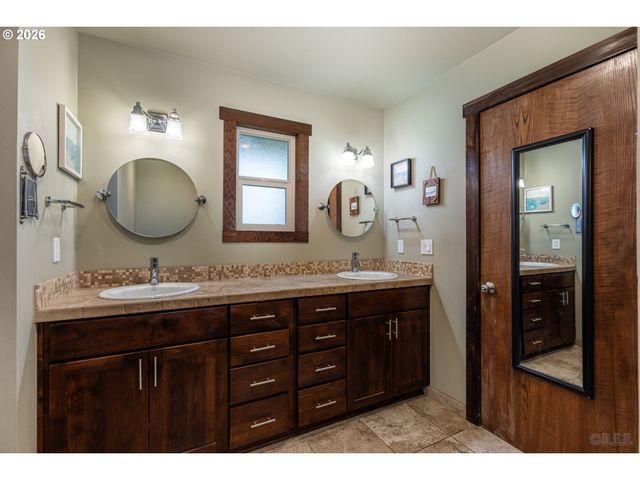 33506 RODNEY St, Warren, OR 97053