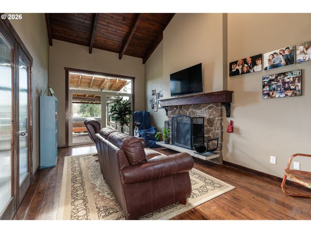 33506 RODNEY St, Warren, OR 97053