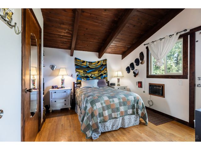 33506 RODNEY St, Warren, OR 97053