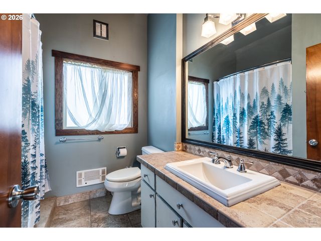 33506 RODNEY St, Warren, OR 97053