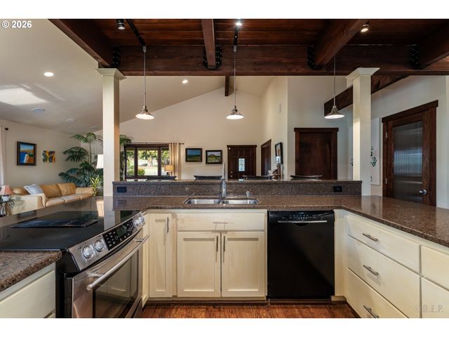 33506 RODNEY St, Warren, OR 97053