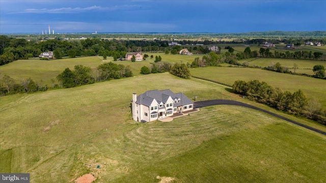 15028 MERRITT FARM LN, Leesburg, VA 20176