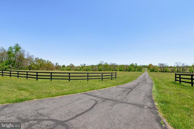 15028 MERRITT FARM LN, Leesburg, VA 20176