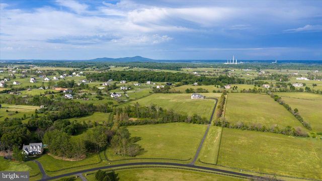 15028 MERRITT FARM LN, Leesburg, VA 20176