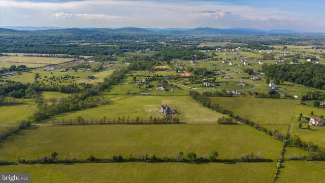 15028 MERRITT FARM LN, Leesburg, VA 20176