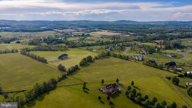 15028 MERRITT FARM LN, Leesburg, VA 20176