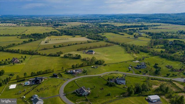 15028 MERRITT FARM LN, Leesburg, VA 20176