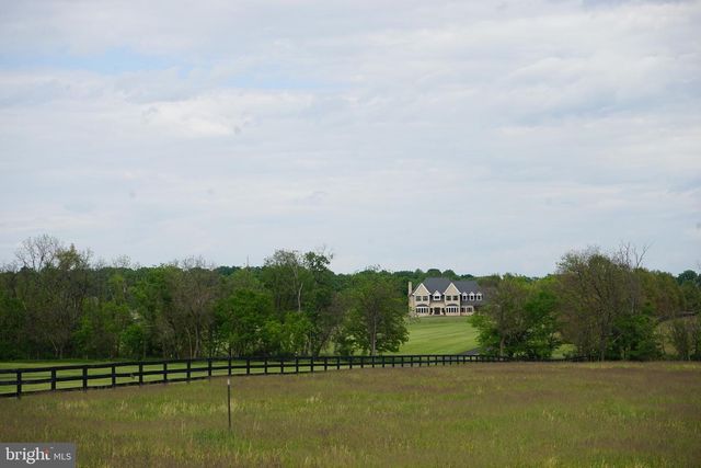 15028 MERRITT FARM LN, Leesburg, VA 20176