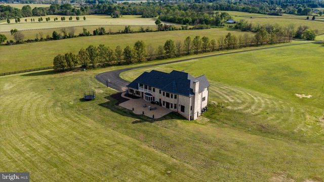 15028 MERRITT FARM LN, Leesburg, VA 20176