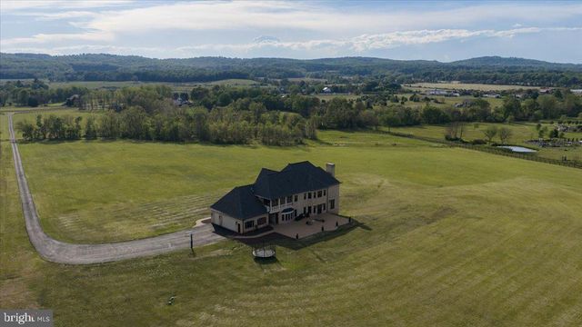 15028 MERRITT FARM LN, Leesburg, VA 20176