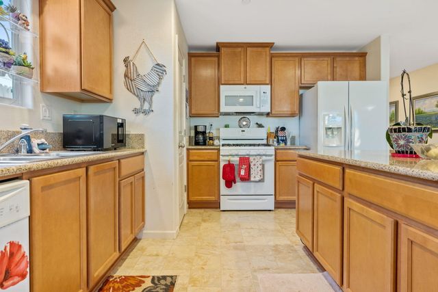 1646 N Arroyo Court, Visalia, CA 93292