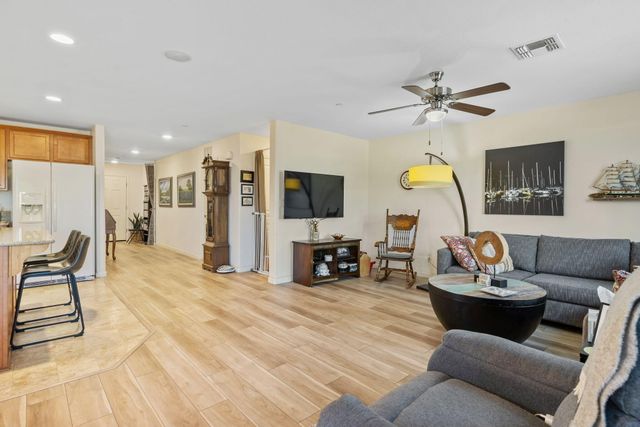 1646 N Arroyo Court, Visalia, CA 93292