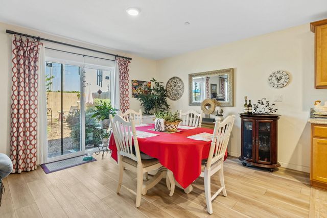 1646 N Arroyo Court, Visalia, CA 93292