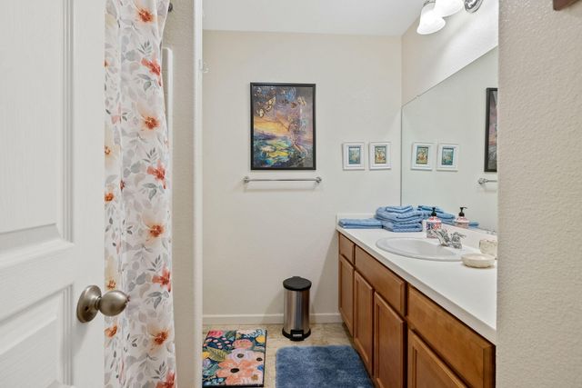 1646 N Arroyo Court, Visalia, CA 93292