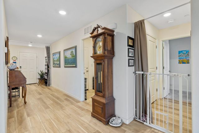 1646 N Arroyo Court, Visalia, CA 93292