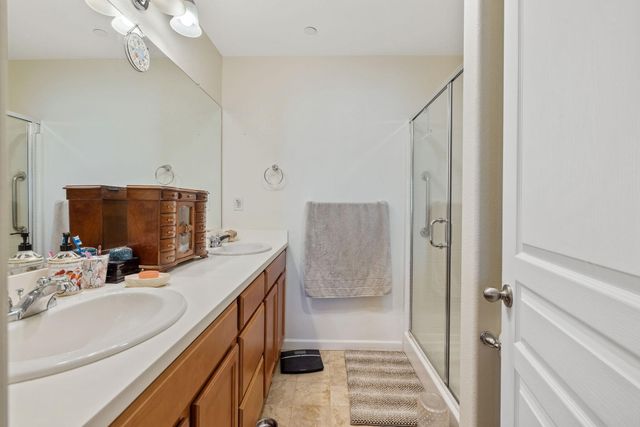 1646 N Arroyo Court, Visalia, CA 93292