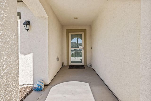 1646 N Arroyo Court, Visalia, CA 93292