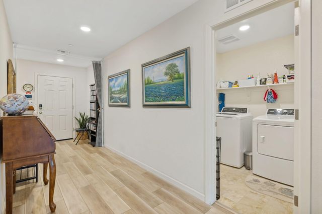 1646 N Arroyo Court, Visalia, CA 93292