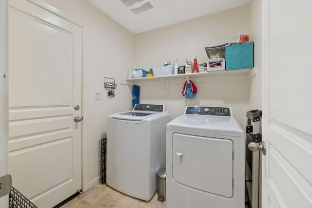 1646 N Arroyo Court, Visalia, CA 93292