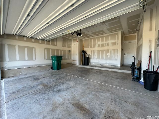 9634 Legislation, Converse, TX 78109