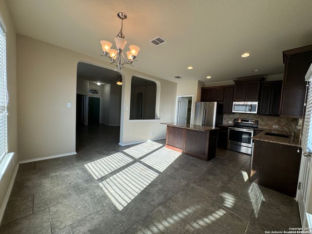 9634 Legislation, Converse, TX 78109