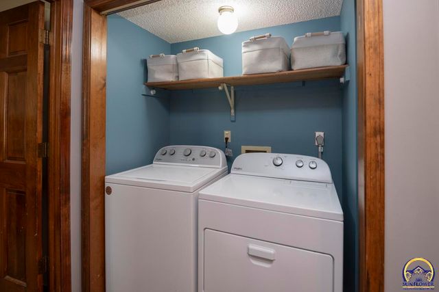 2831 SW Bingham RD, Topeka, KS 66614