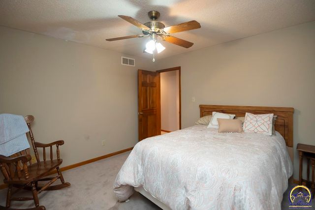 2831 SW Bingham RD, Topeka, KS 66614