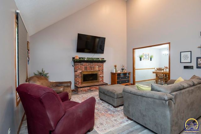 2831 SW Bingham RD, Topeka, KS 66614