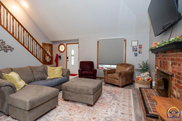 2831 SW Bingham RD, Topeka, KS 66614