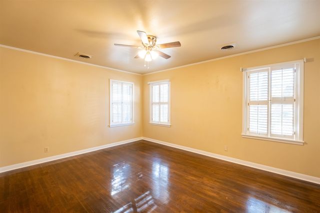 500 Avalon Drive, Gladewater, TX 75647