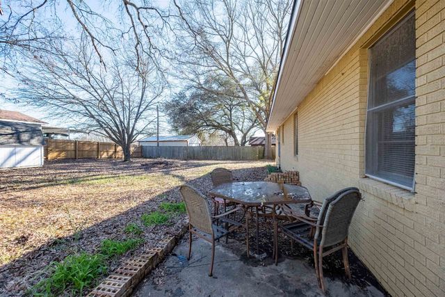 500 Avalon Drive, Gladewater, TX 75647