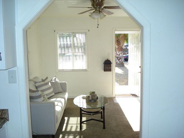 1520 N Delno Avenue, Fresno, CA 93728