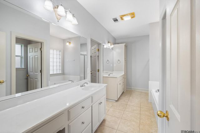 4128 Lake Pointe Ave, Zachary, LA 70791