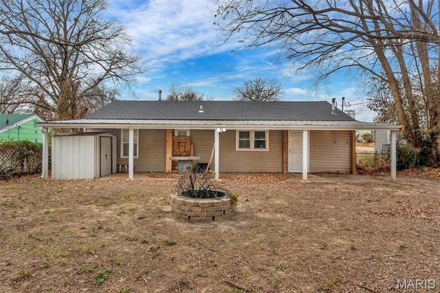 9866 Dennis Drive, St Louis, MO 63136